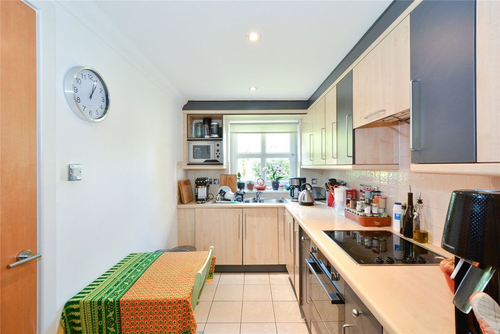 Property photo 2 of 11