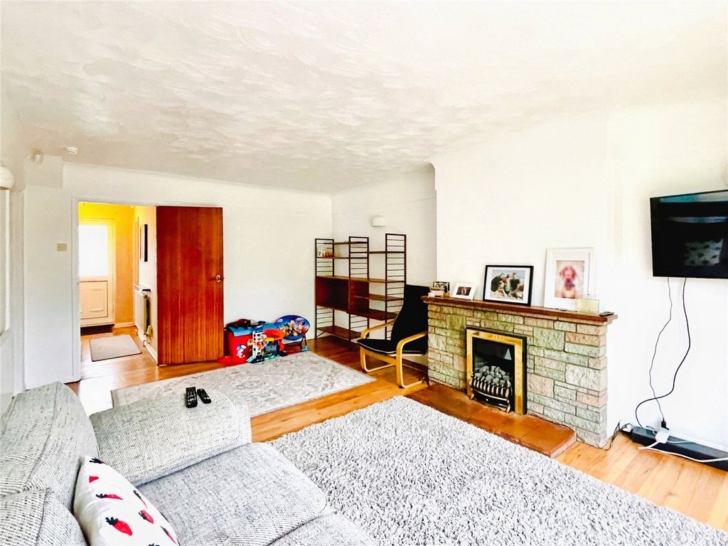 Property photo 2 of 15 Picture No. 18