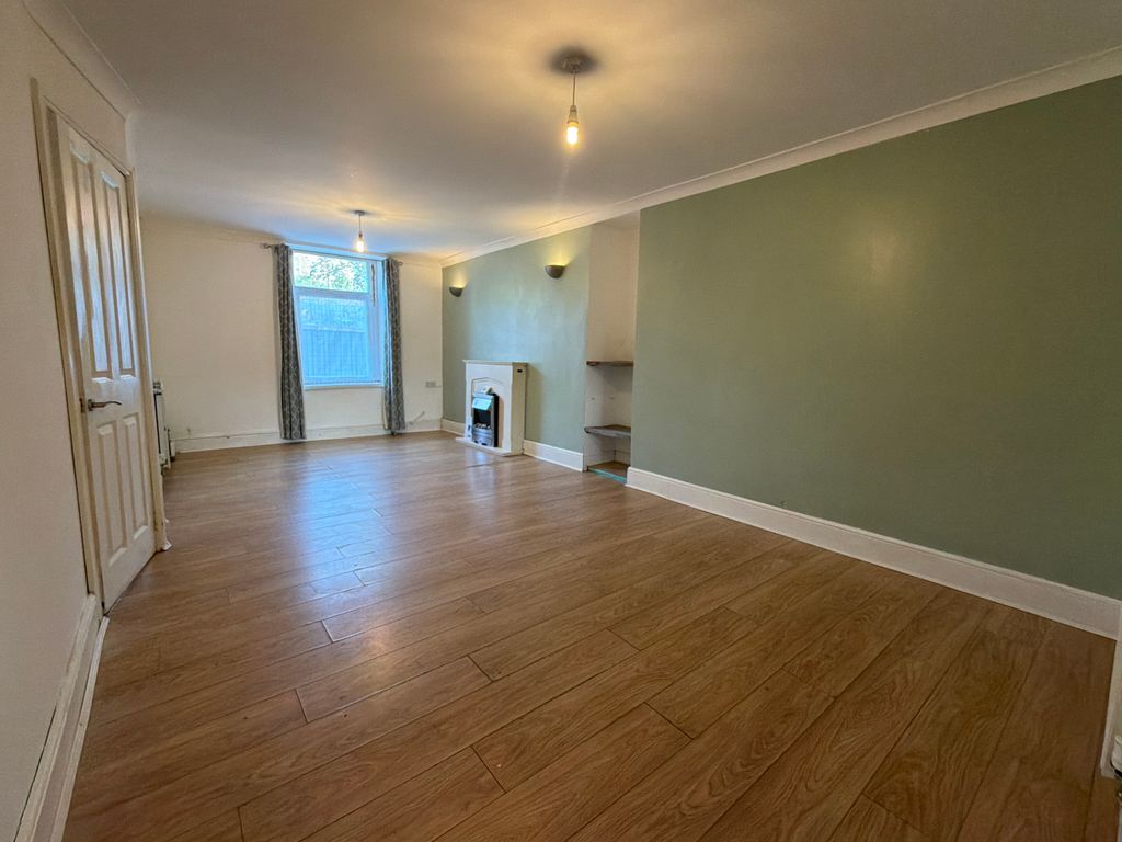 Property photo 2 of 10 Living Room Diner