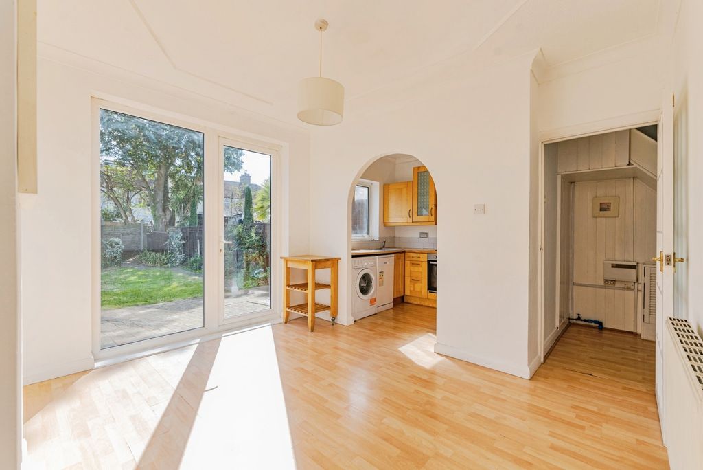 Property photo 3 of 19 Pbox-Img.Jpg