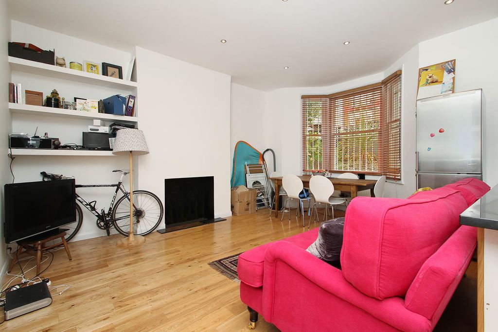 Property photo 2 of 7