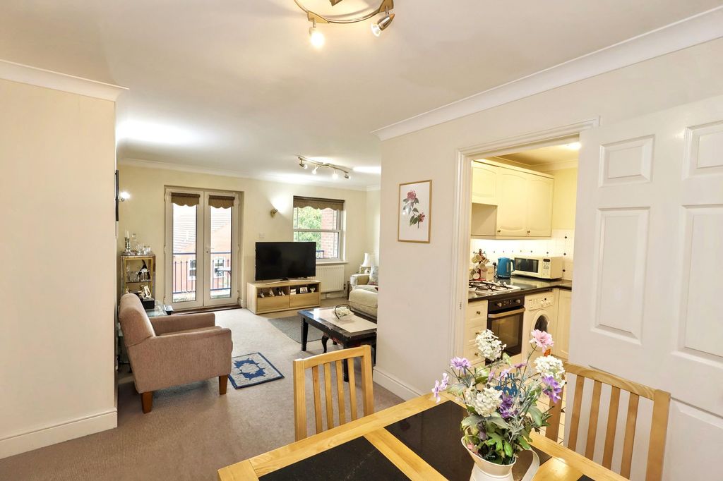 Property photo 2 of 17