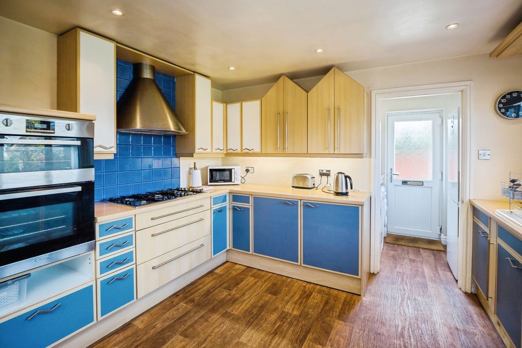 Property photo 3 of 23 Pbox-Img.Jpg