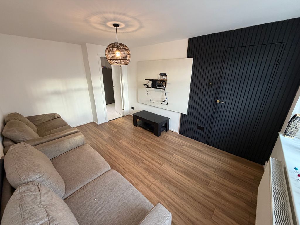 Property photo 2 of 14 Image