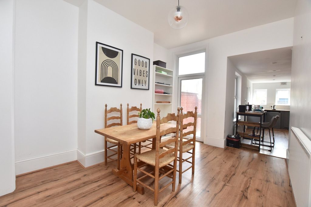 Property photo 3 of 14 Dining Room