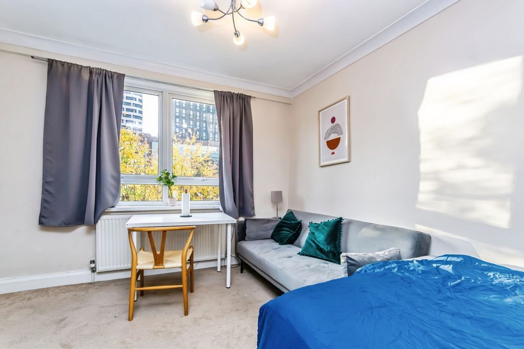 Property photo 3 of 17 Photo