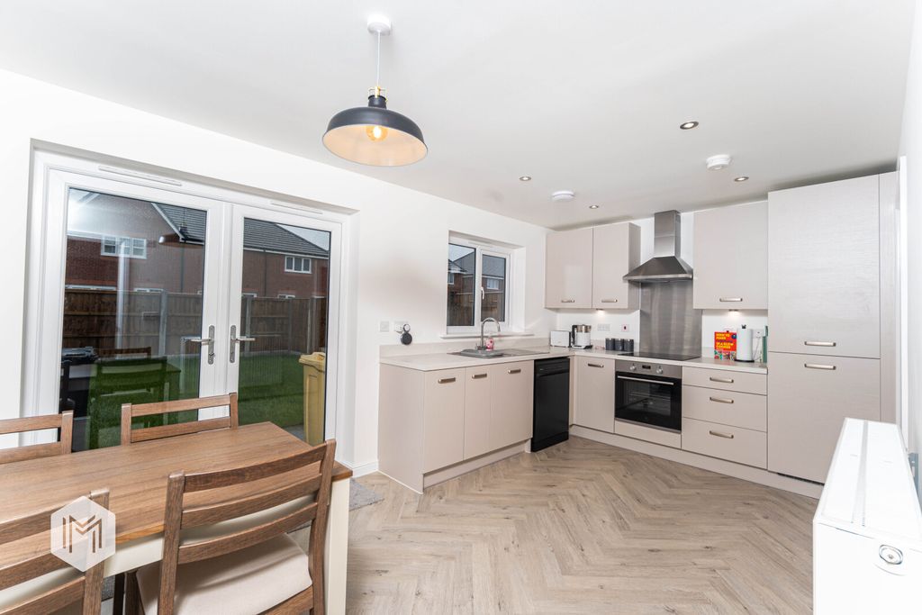 Property photo 2 of 22 Picture No. 20