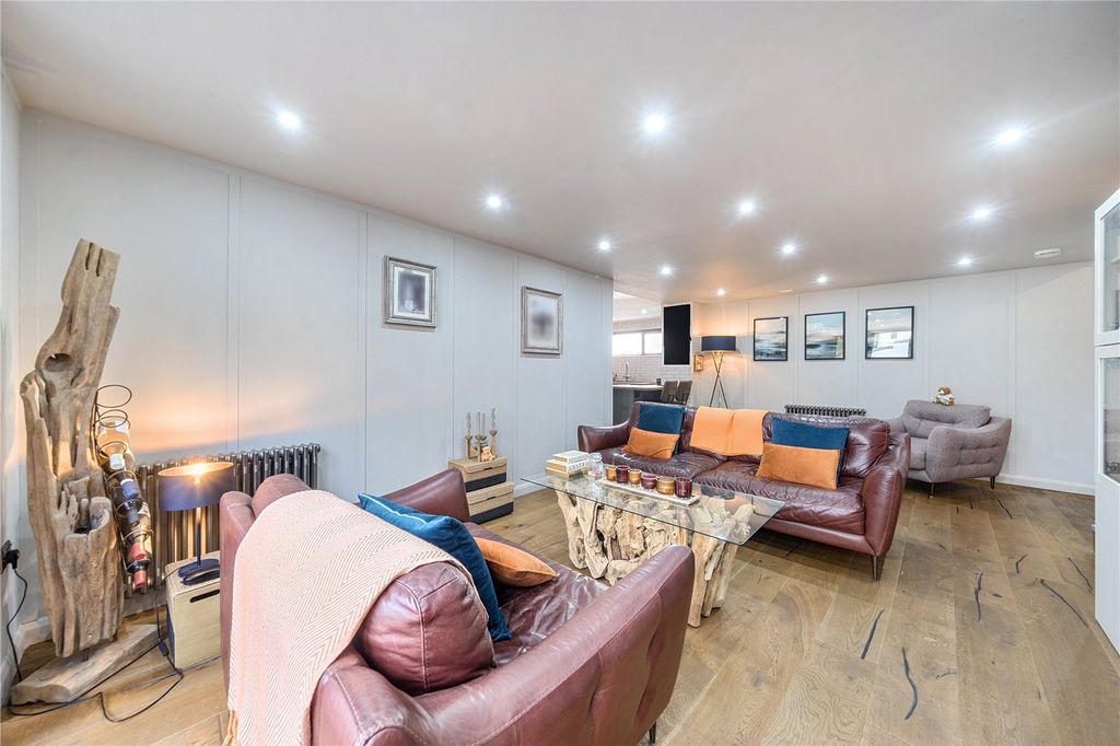 Property photo 2 of 27 Open Plan Living