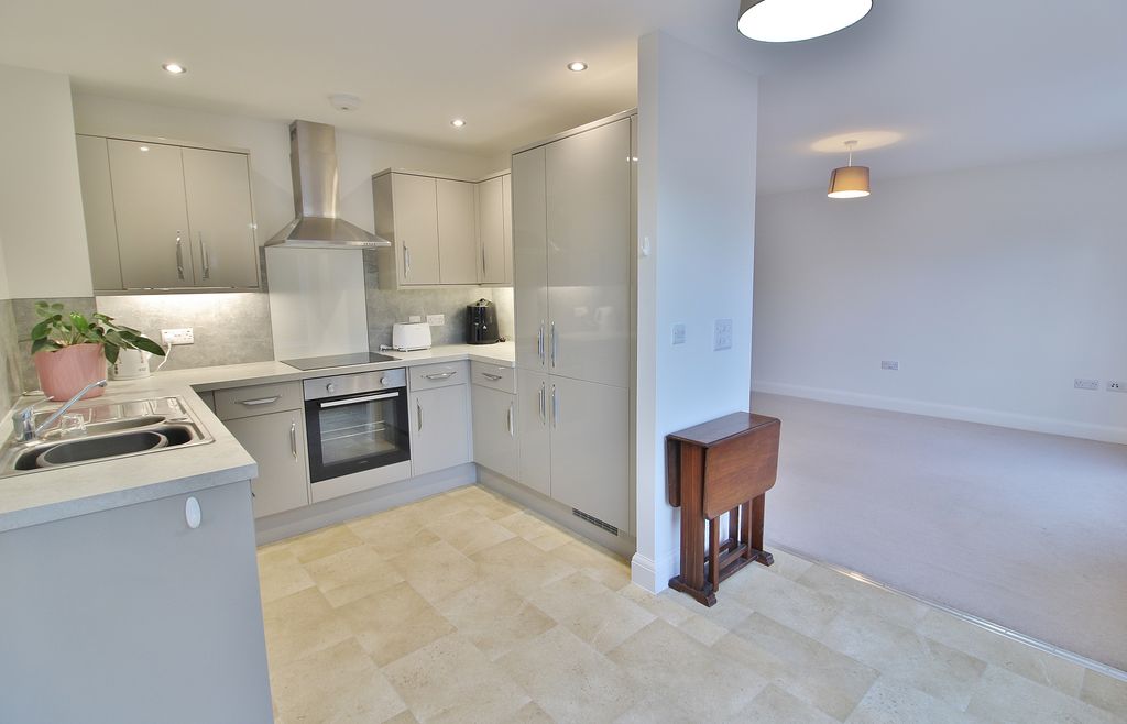 Property photo 2 of 9