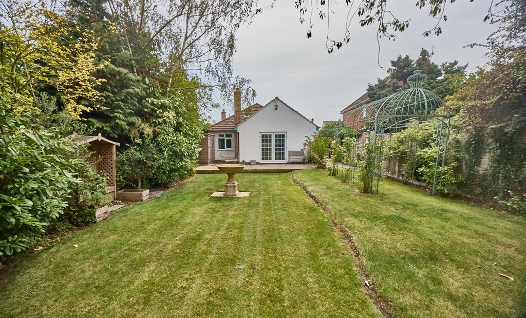 Property photo 3 of 17 59 Lychgate Lane Bb 16.Jpg