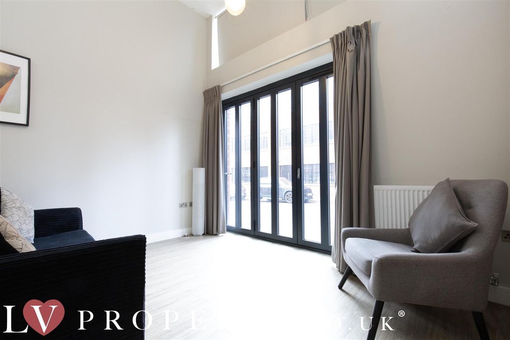 Property photo 2 of 13 N23.Jpg