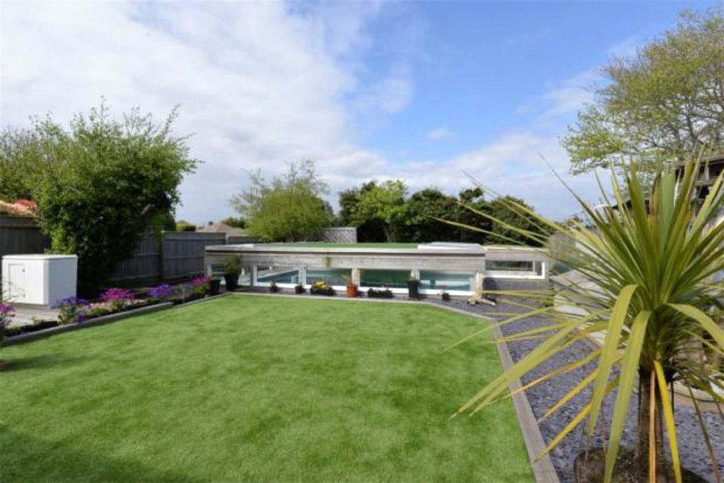 Property photo 2 of 15 Picture No. 02