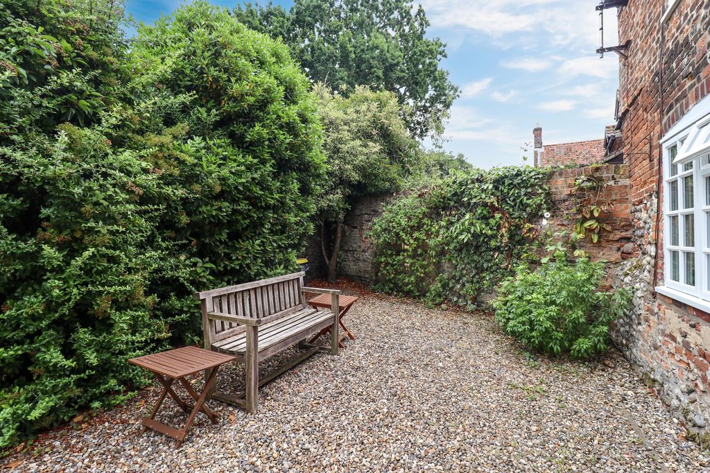 Property photo 3 of 7
