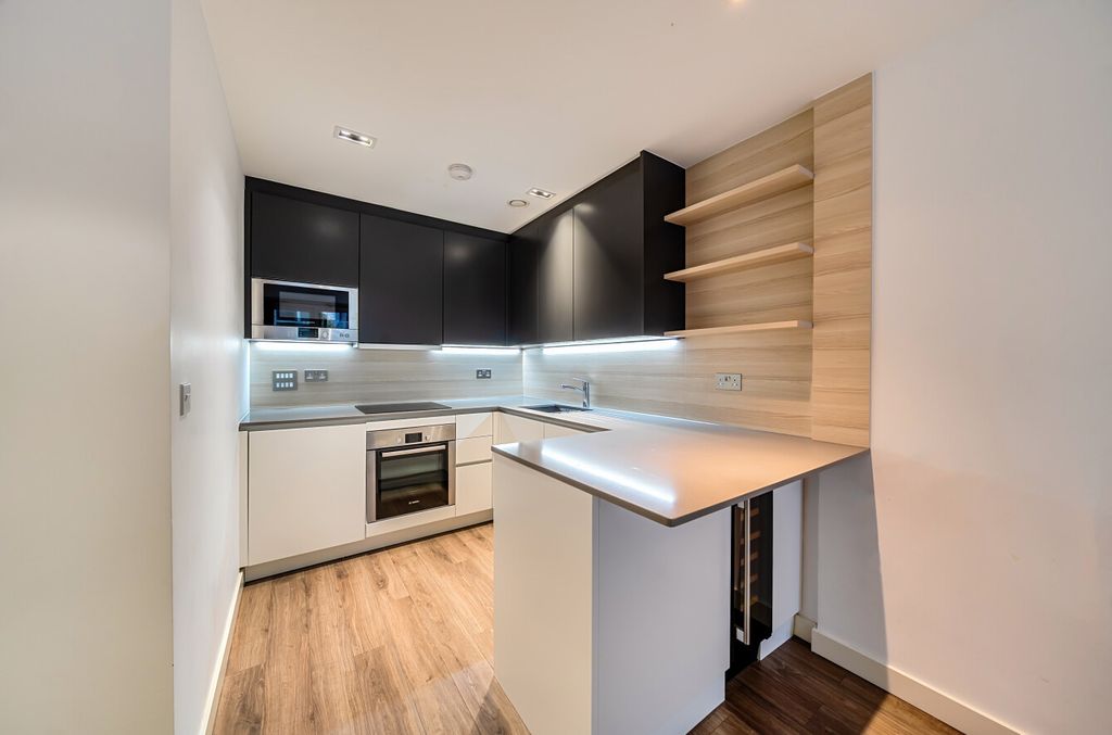 Property photo 3 of 16 1373521-8-6900A3F...