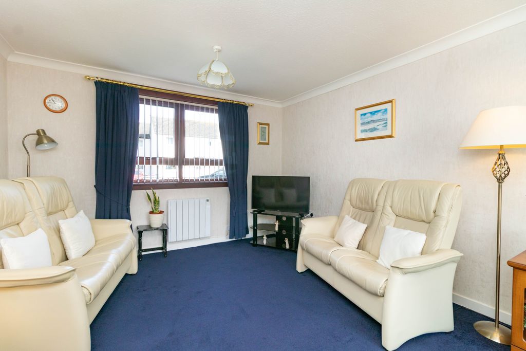 Property photo 2 of 20 Lounge