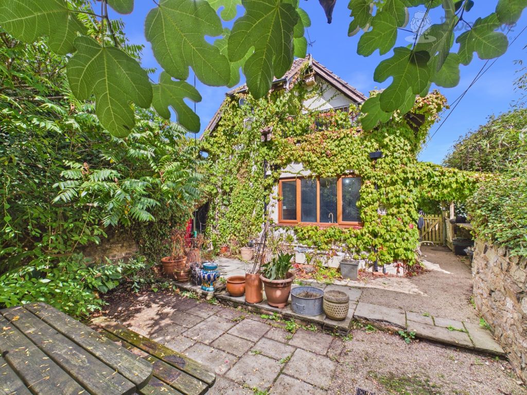 Property photo 1 of 24 Ewemove Tiverton - Filberts - Ash Thomas - Tiverto