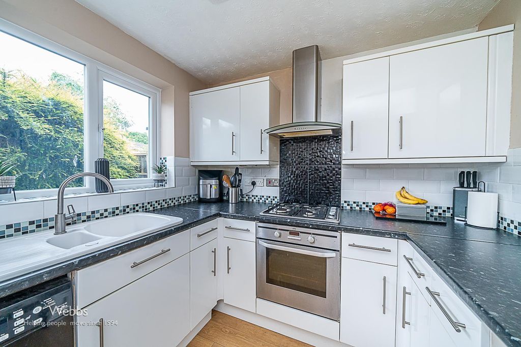 Property photo 3 of 19 Â© Webbs Estate Agents Â© (4 Of 20).Jpg