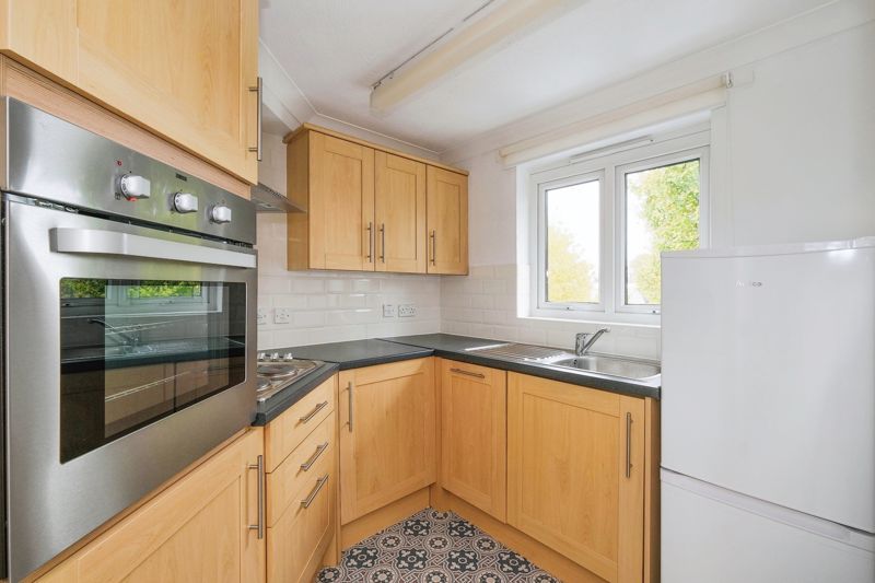 Property photo 3 of 9 Kitchen