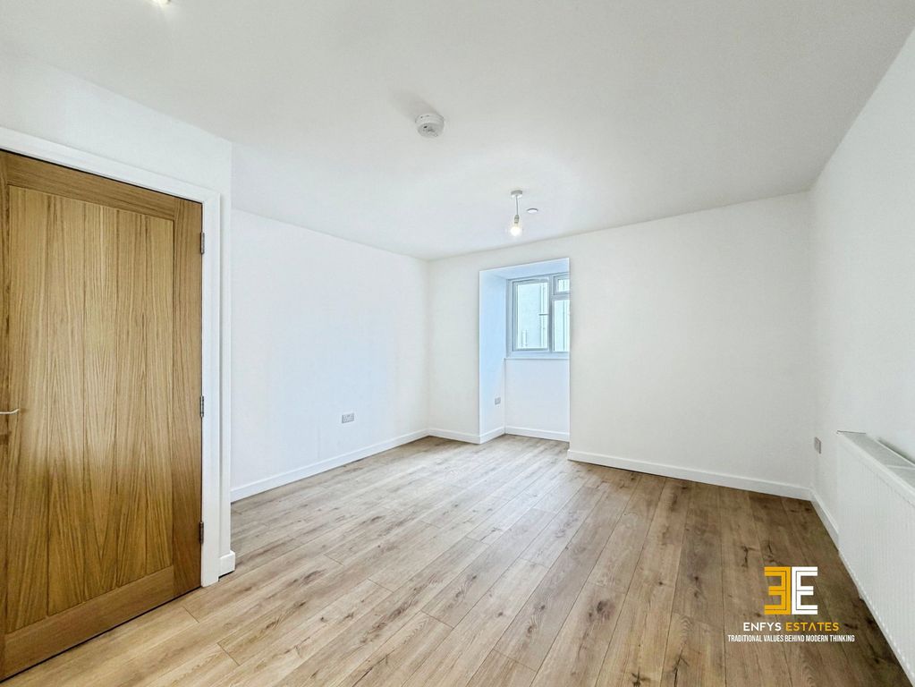 Property photo 2 of 29