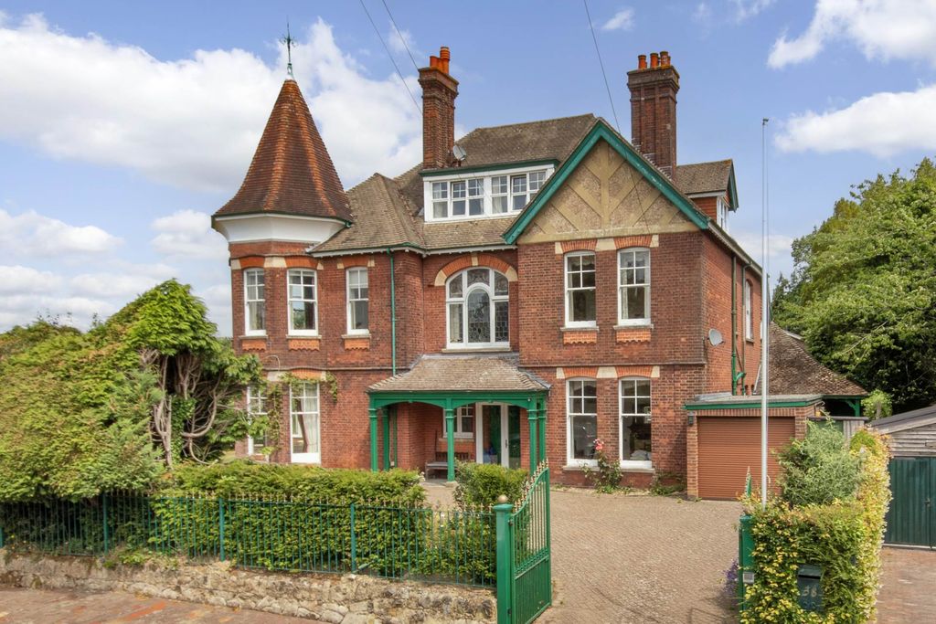 Property photo 1 of 31