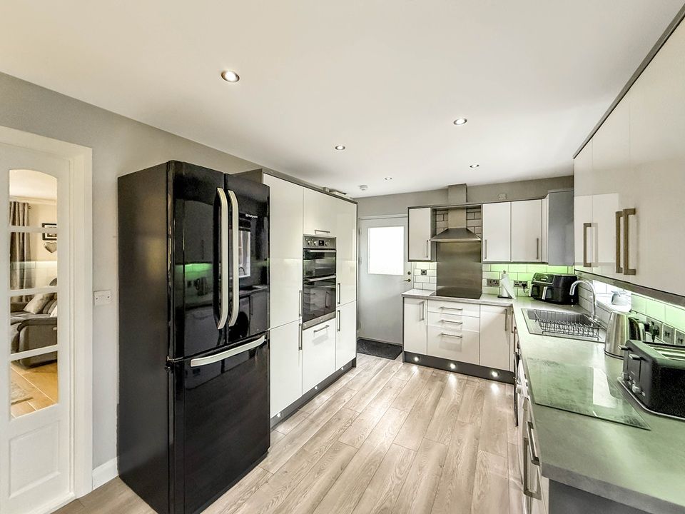 Property photo 3 of 20