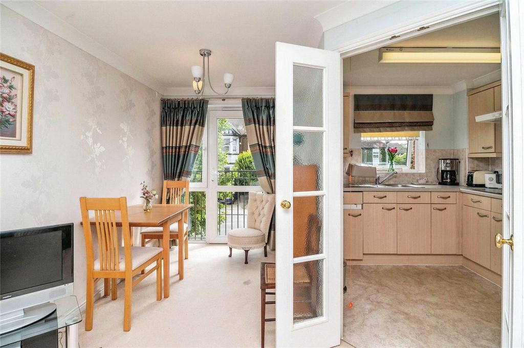 Property photo 3 of 15 Dining Area