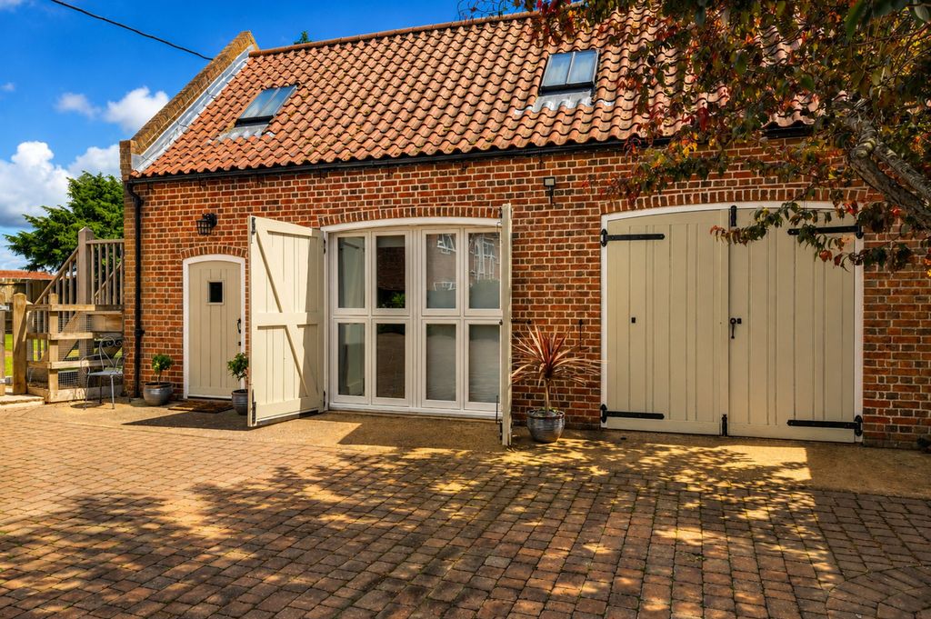 Property photo 3 of 70