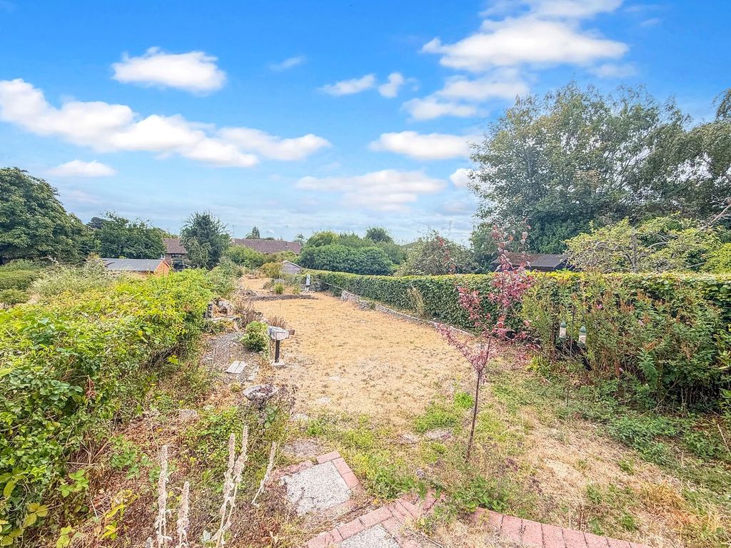 Property photo 2 of 25
