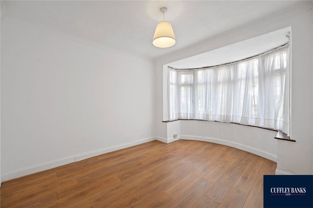 Property photo 2 of 12 Picture No. 02