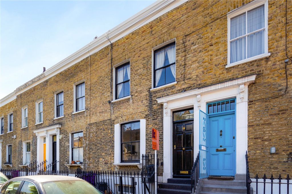 Property photo 1 of 19 Exterior