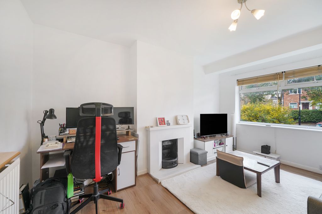 Property photo 3 of 18