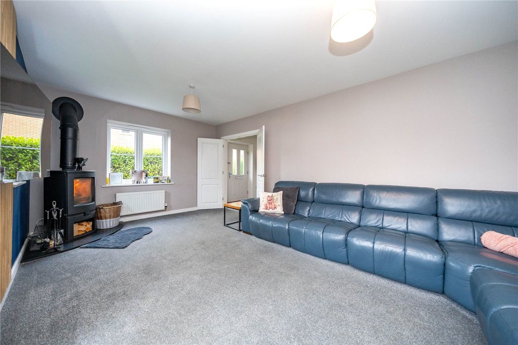 Property photo 3 of 20 Internal