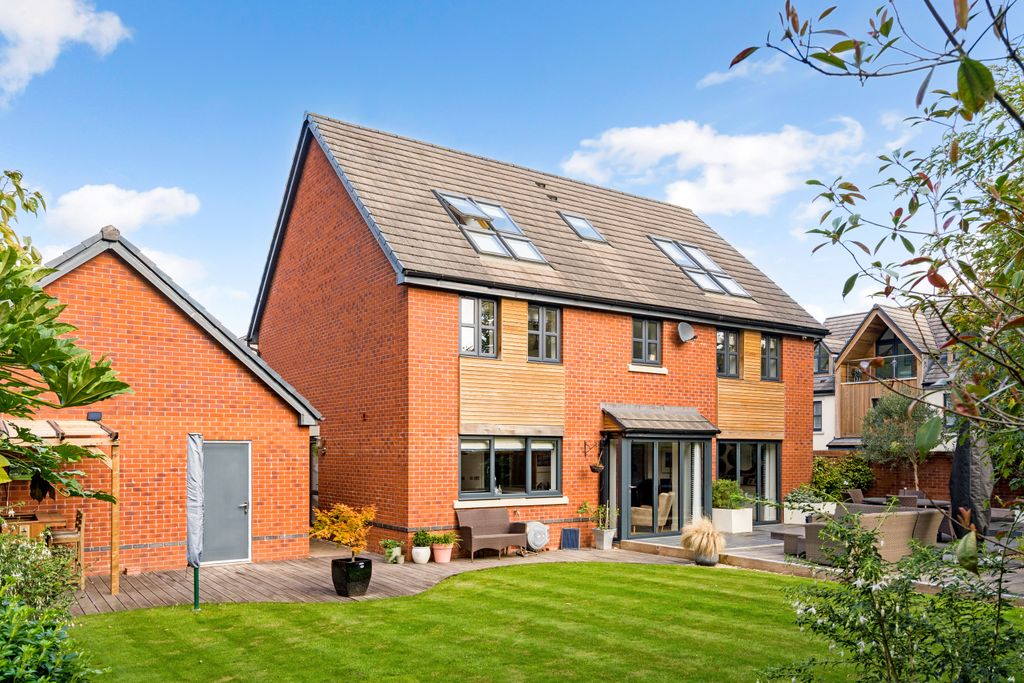 Property photo 1 of 19 Rear External