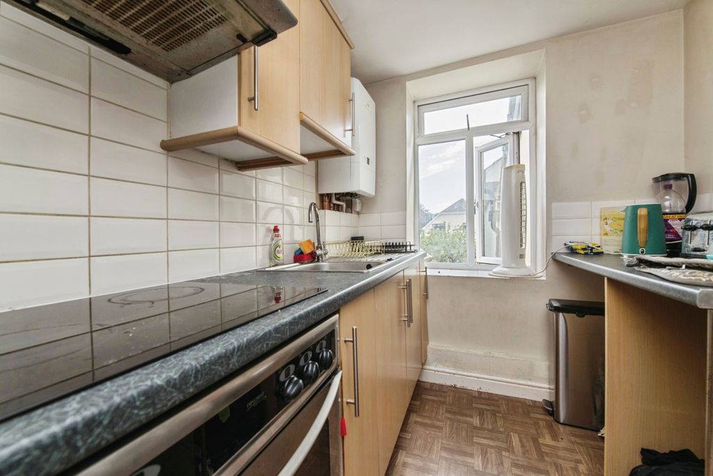 Property photo 3 of 18 Pbox-Img.Jpg