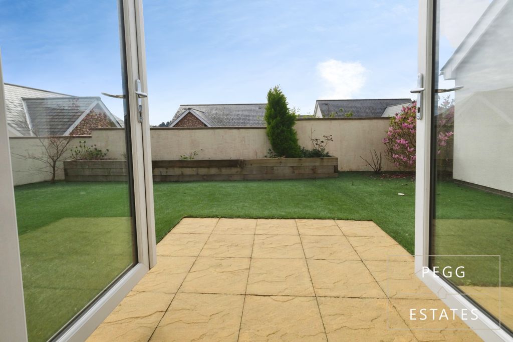 Property photo 2 of 23