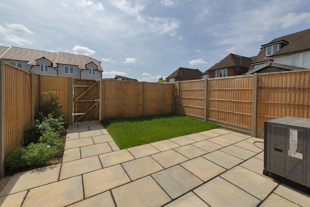 Property photo 2 of 18 16