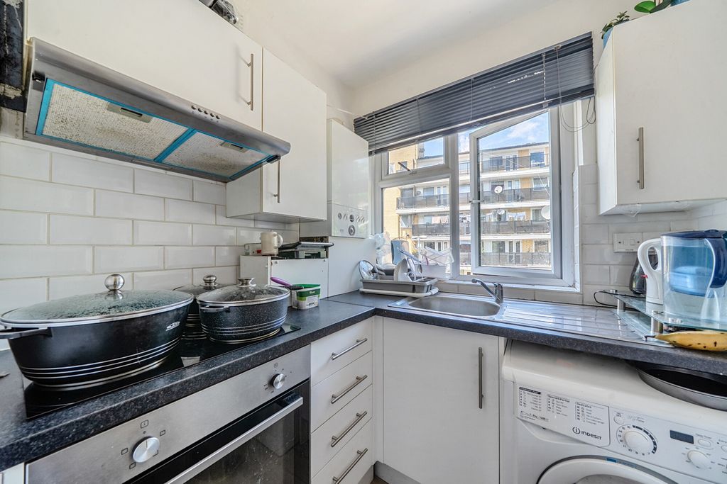 Property photo 3 of 15 Kitchen