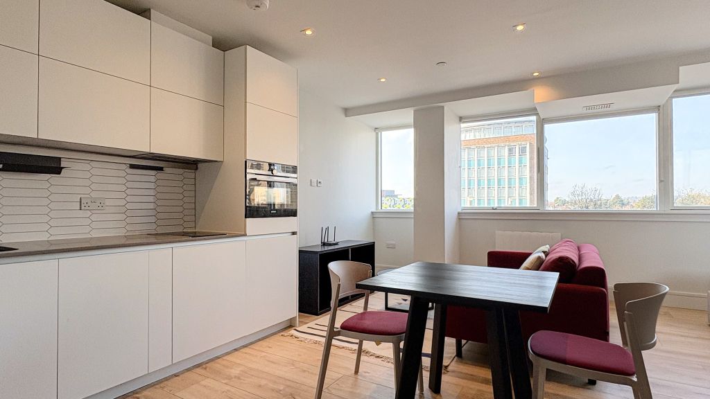 Property photo 2 of 14 Kitchen