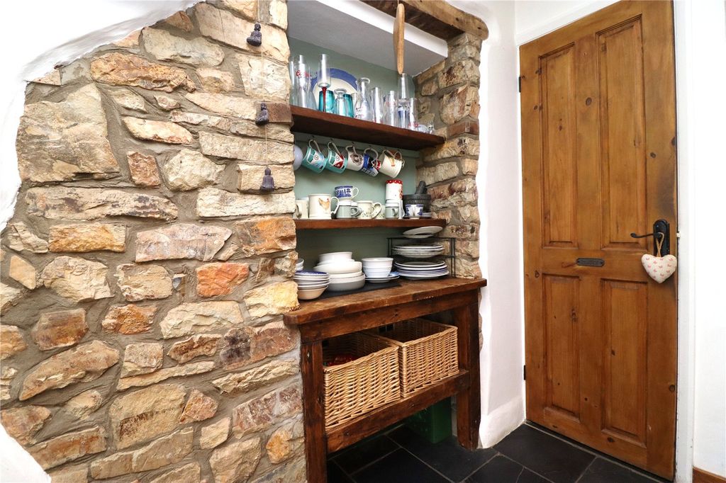 Property photo 3 of 29 Picture No. 18