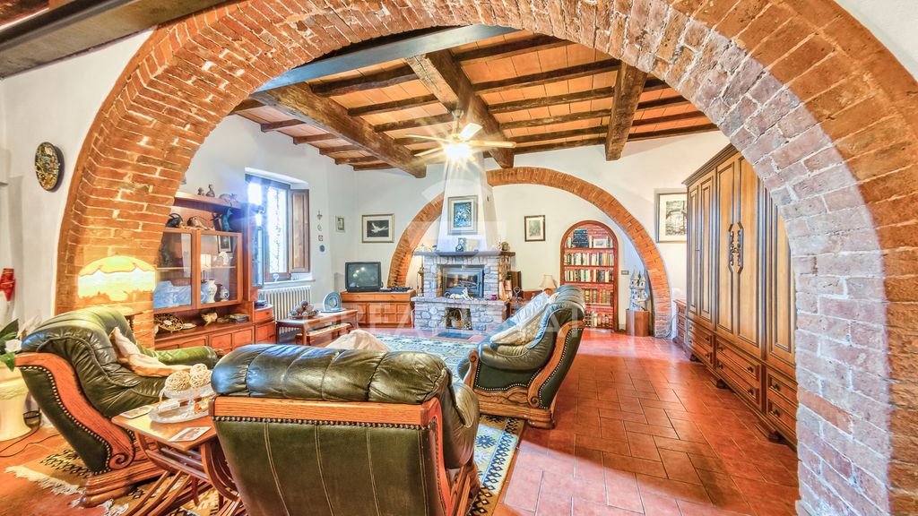 Property photo 2 of 24 Interiors