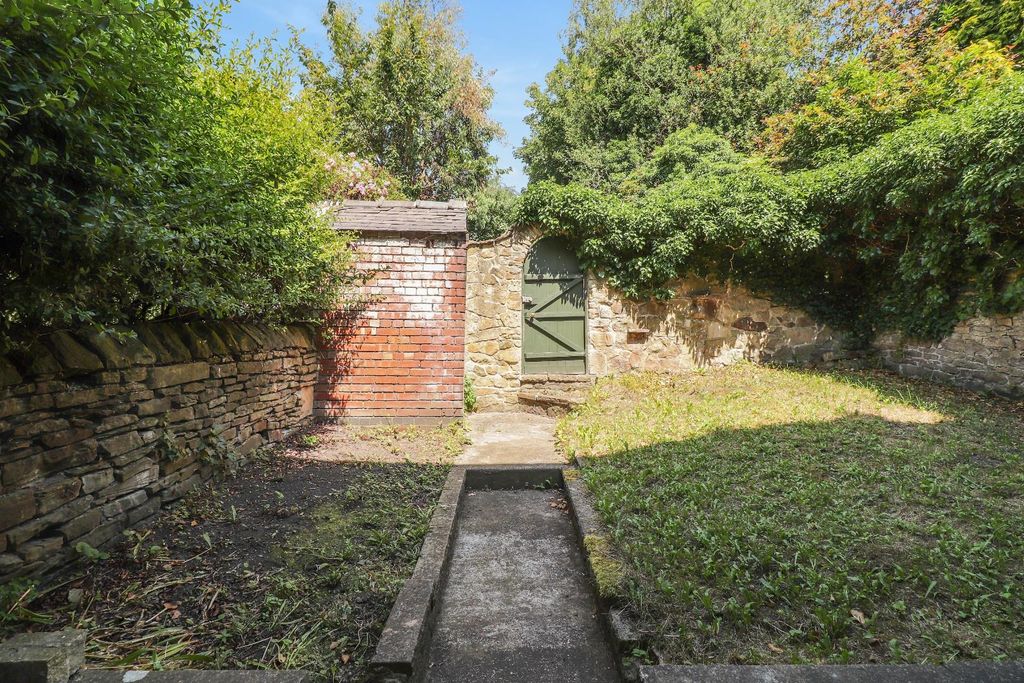 Property photo 1 of 32 Garden