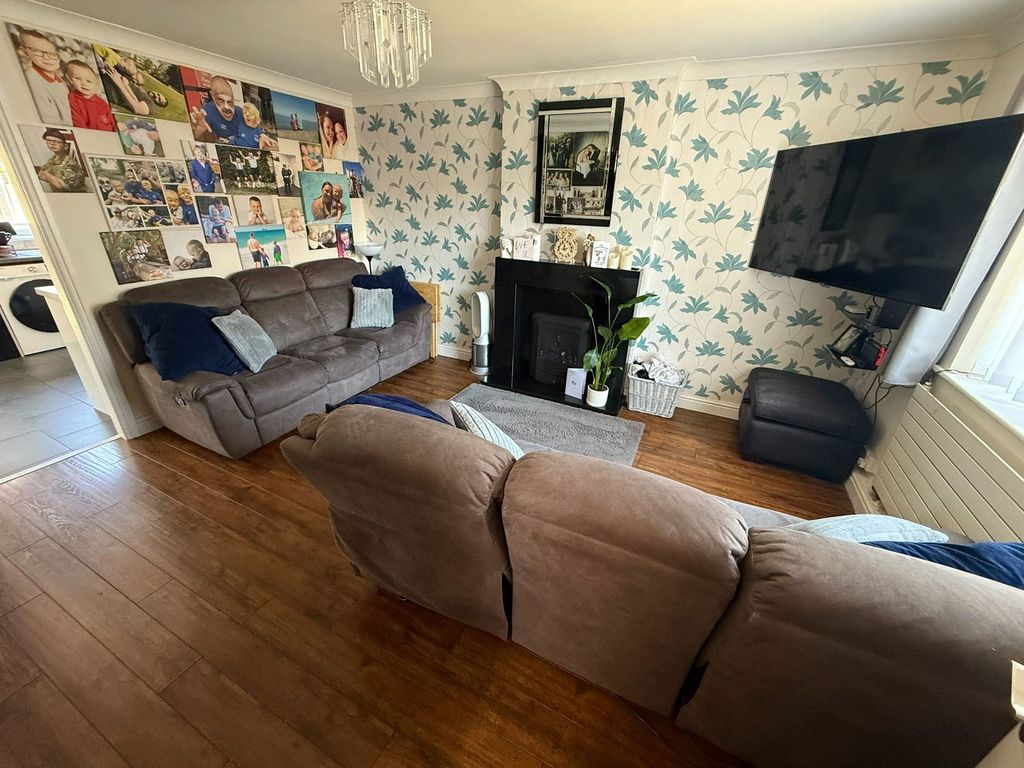 Property photo 3 of 21