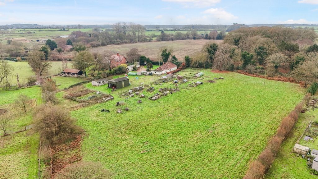 Property photo 2 of 32 4045454