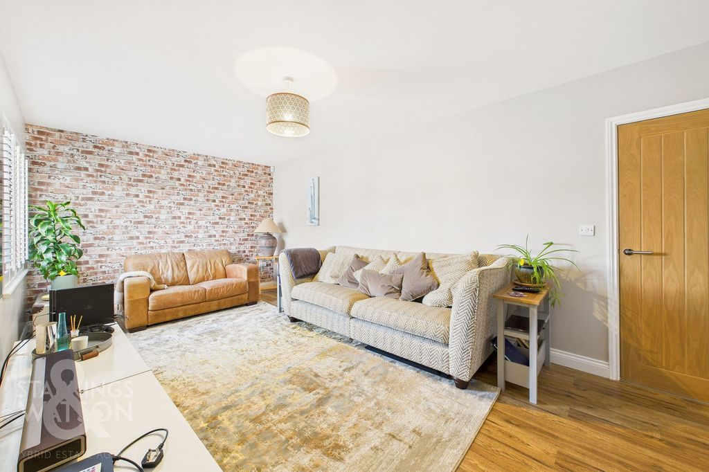 Property photo 2 of 30