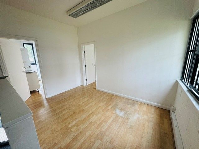 Property photo 3 of 9 Photo 2