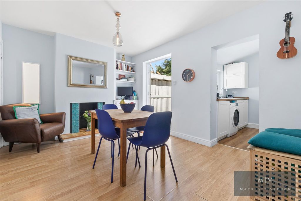 Property photo 2 of 17 Chelsham Road 21 MV-3.Jpg
