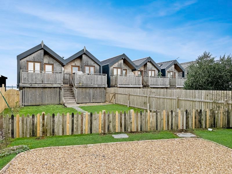 Property photo 1 of 17 Photo 3