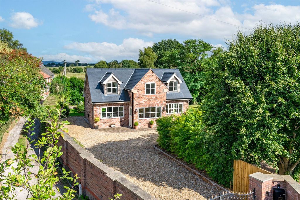 Property photo 1 of 25 Lavender Cottage