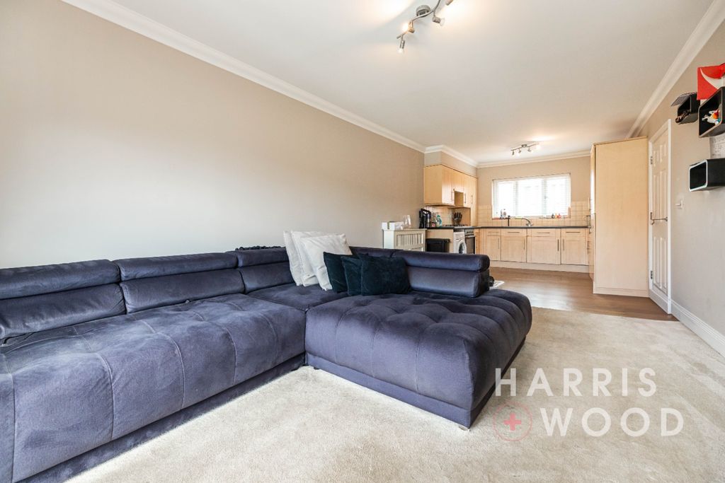Property photo 3 of 16 4396373