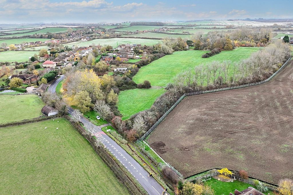 Property photo 2 of 9